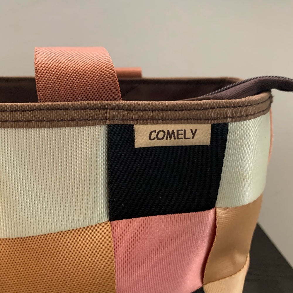 Comely Handbag 👜 - Picture 10 of 13